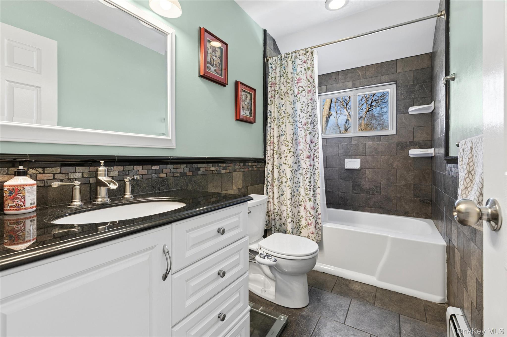 #20 photo, 9 Village Drive, Саффолк ‖ Medford , NY 11763