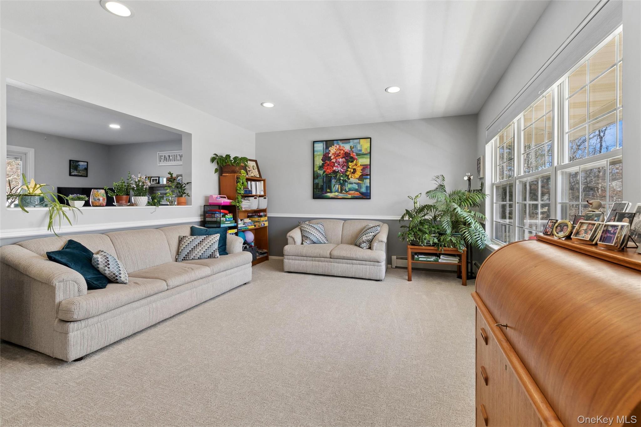 #4 photo, 9 Village Drive, Саффолк ‖ Medford , NY 11763