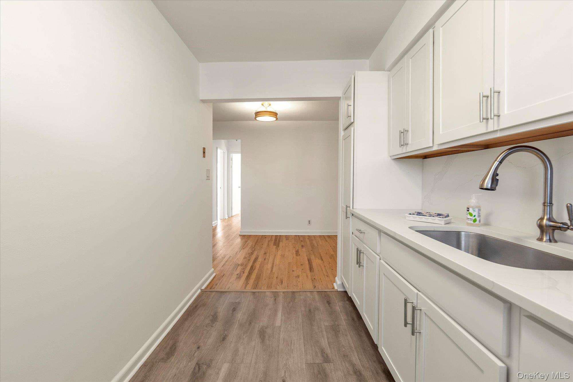 #15 photo, 210-08 41St Avenue, كوينز Bayside , NY 11361