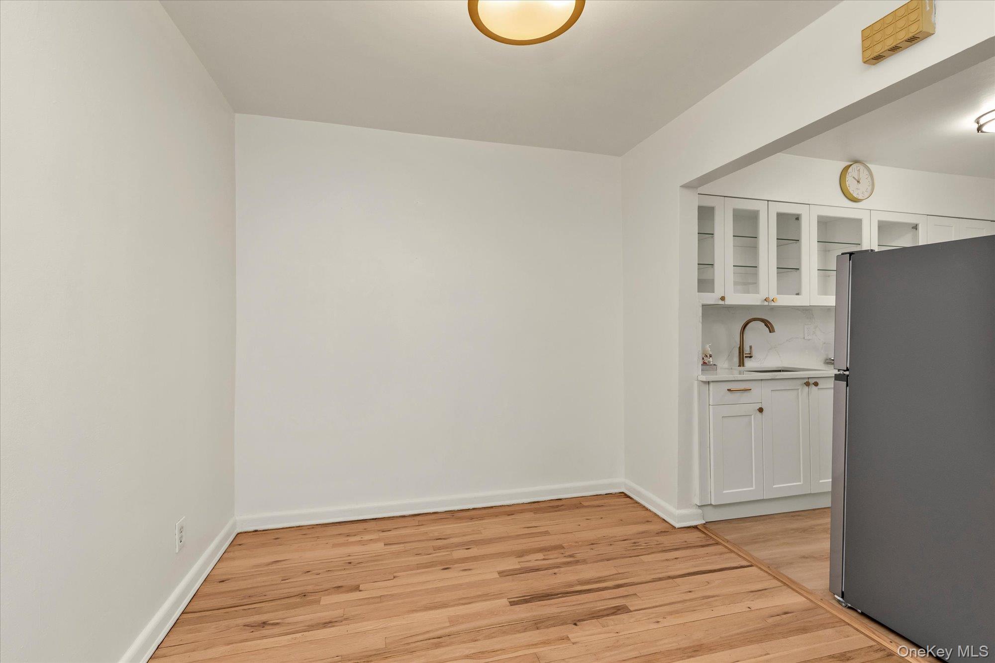 #5 photo, 210-08 41St Avenue, كوينز Bayside , NY 11361