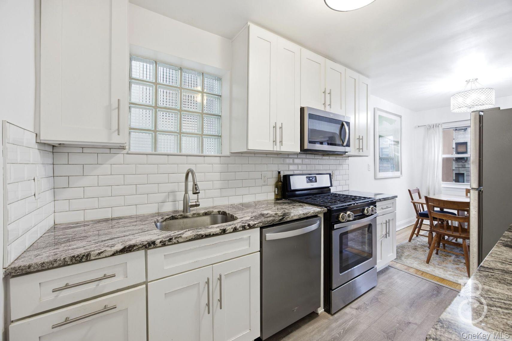 #2 photo, 30-25 34th Street, Куинс ‖ Astoria , NY 11103