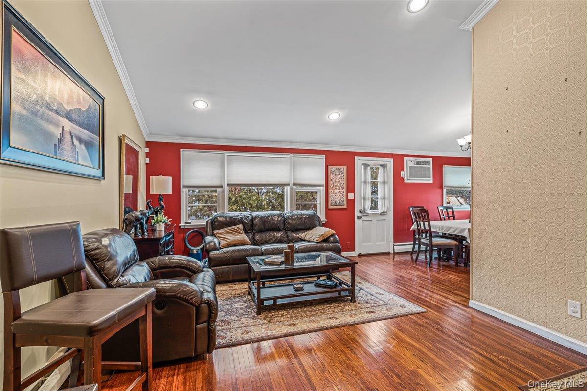 #13 photo, 17 Whitehall Lane, New Hyde Park , NY 11040