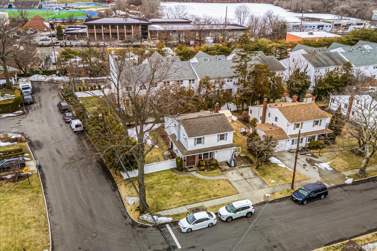 #2 photo, 17 Whitehall Lane, New Hyde Park , NY 11040