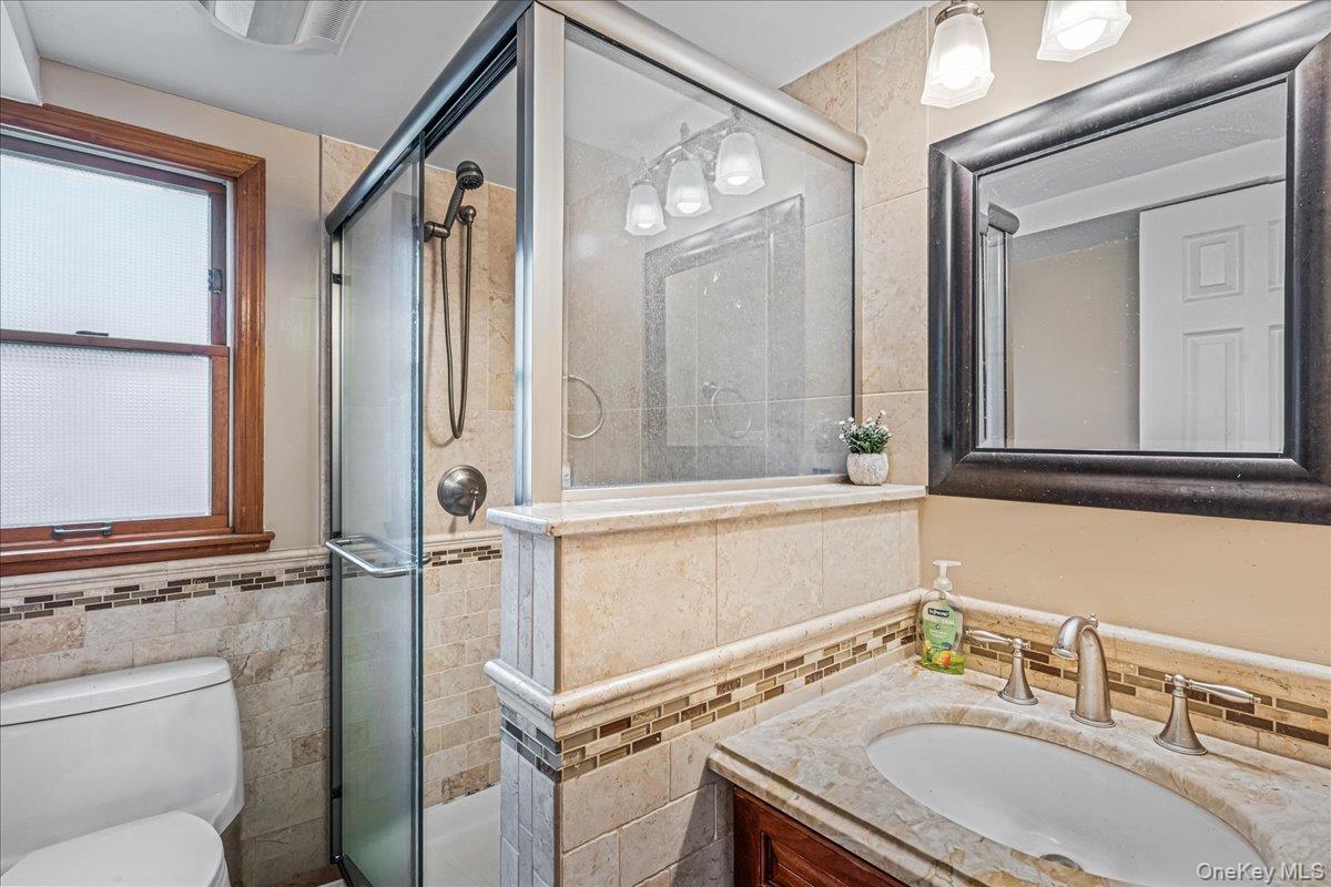 #6 photo, 17 Whitehall Lane, New Hyde Park , NY 11040