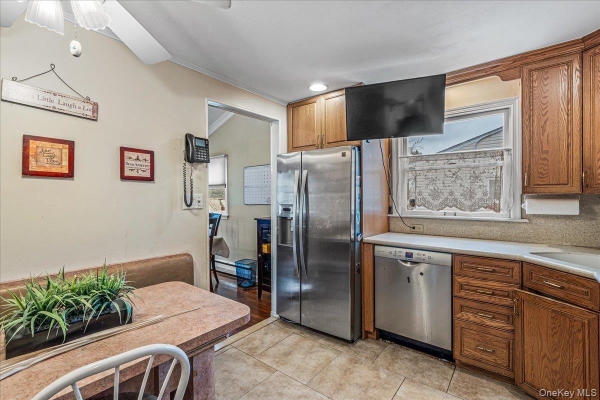 #7 photo, 17 Whitehall Lane, New Hyde Park , NY 11040