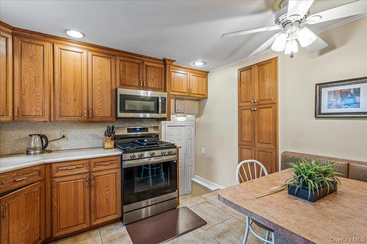 #8 photo, 17 Whitehall Lane, New Hyde Park , NY 11040