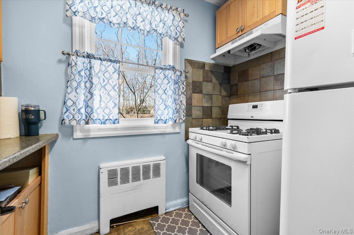 #12 photo, 224-07 Kingsbury Avenue, Bayside , NY 11364