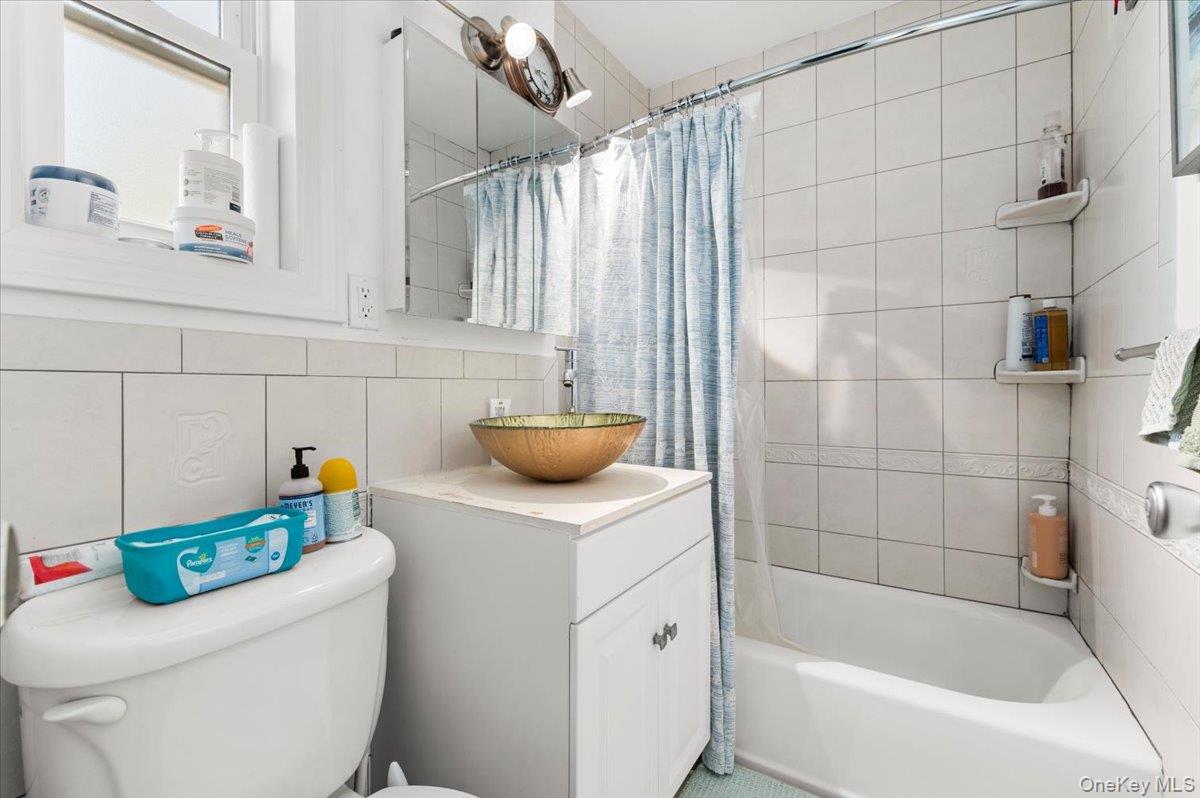 #13 photo, 224-07 Kingsbury Avenue, Bayside , NY 11364