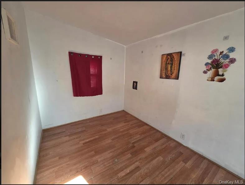 #4 photo, 120 Kingsland Avenue, הברונקס Brooklyn , NY 11222