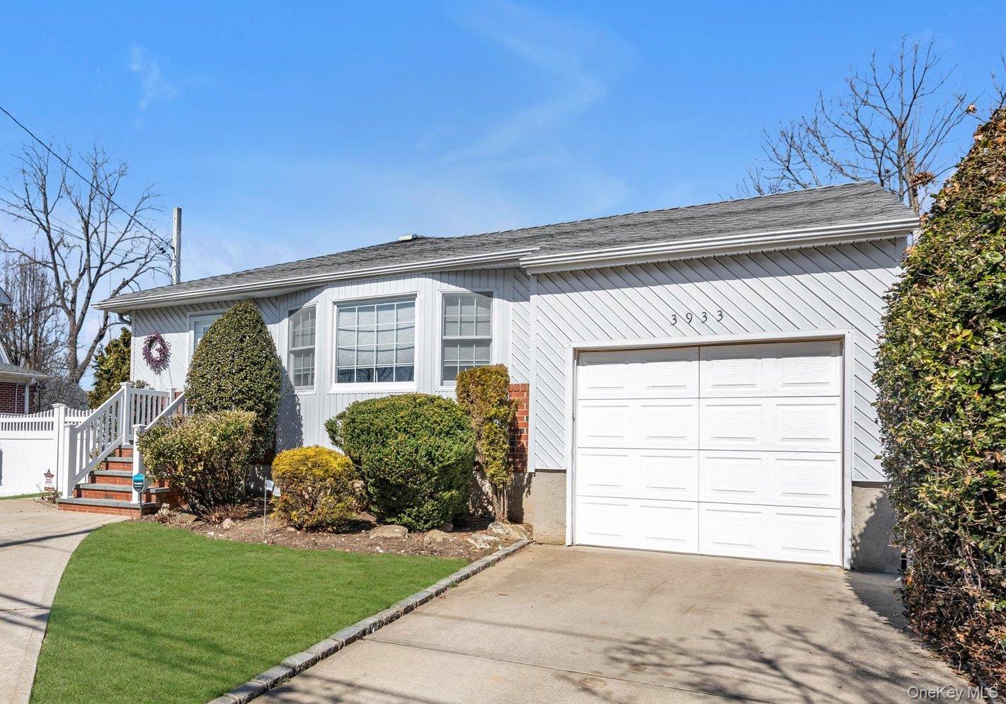 #3 photo, 3933 Fulton Avenue, Нассау ‖ Seaford , NY 11783