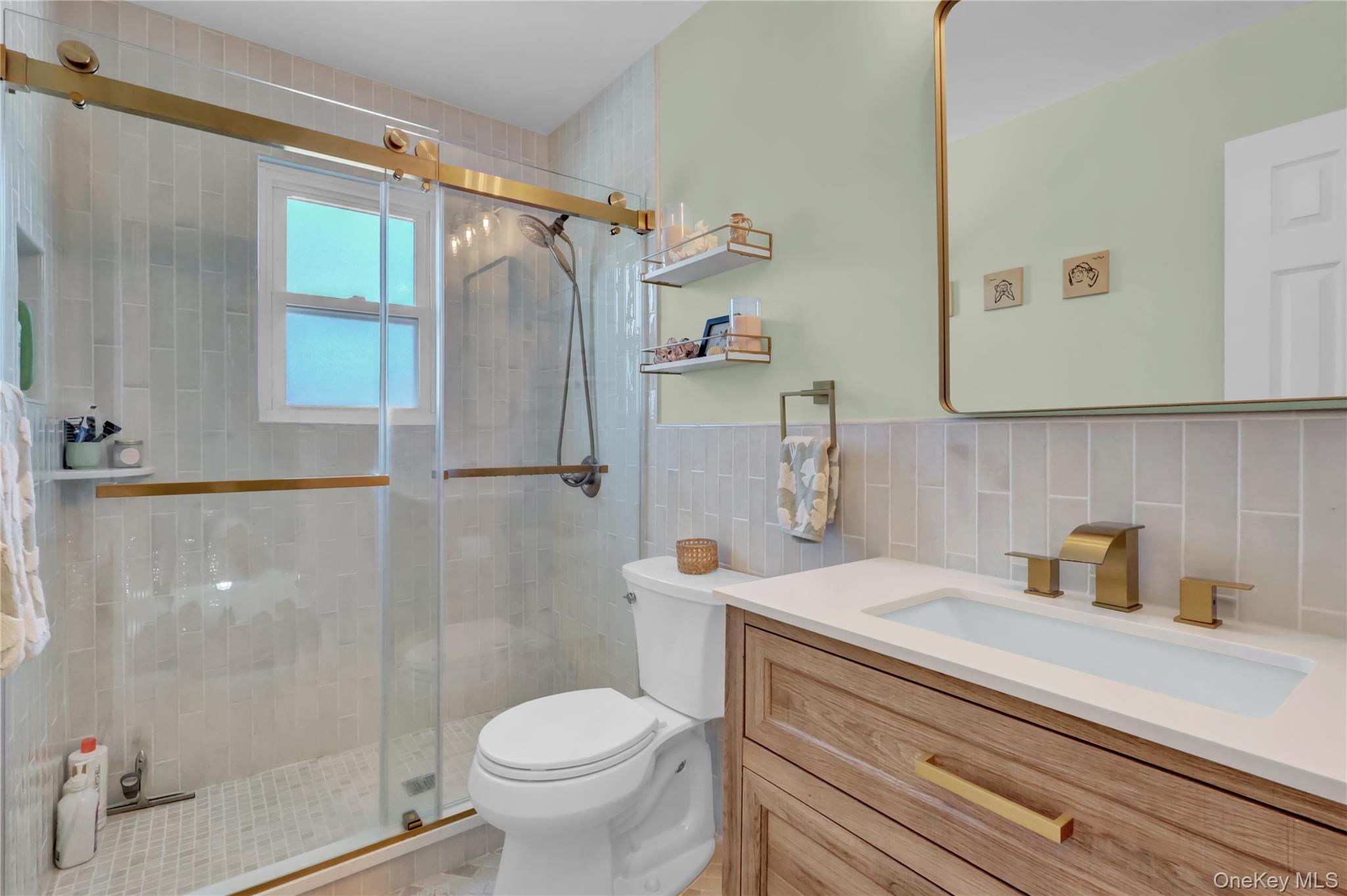 #18 photo, 21 Woodside Avenue, Port Jefferson , NY 11777