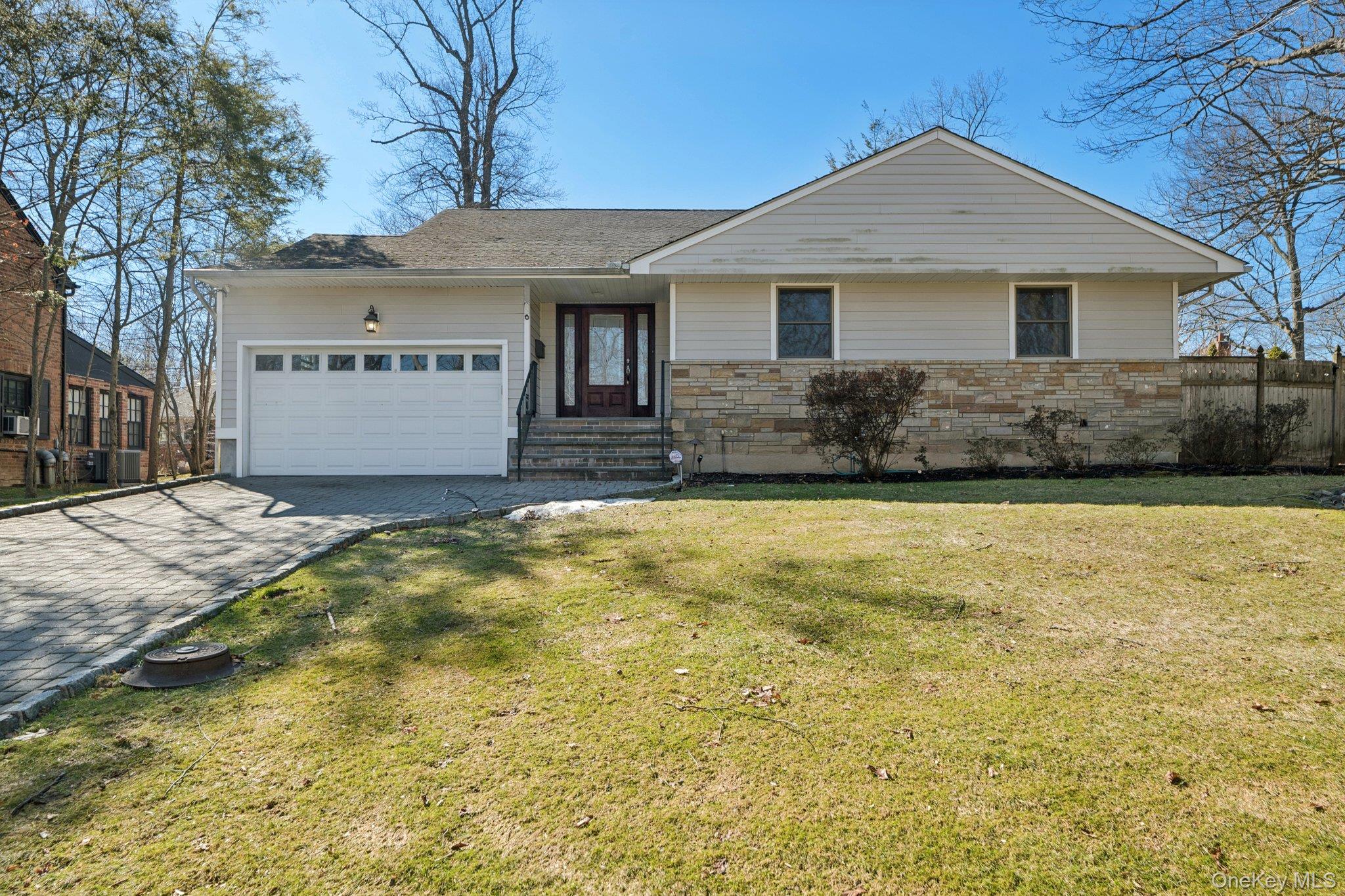 #1 photo, 6 Saint George Road, Great Neck , NY 11021