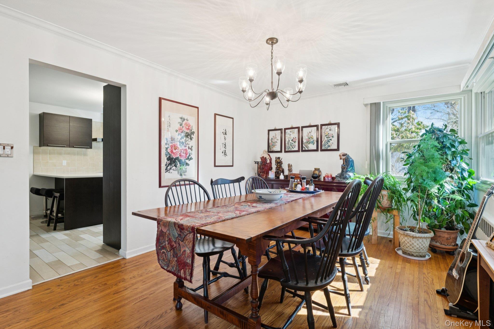 #8 photo, 6 Saint George Road, Great Neck , NY 11021