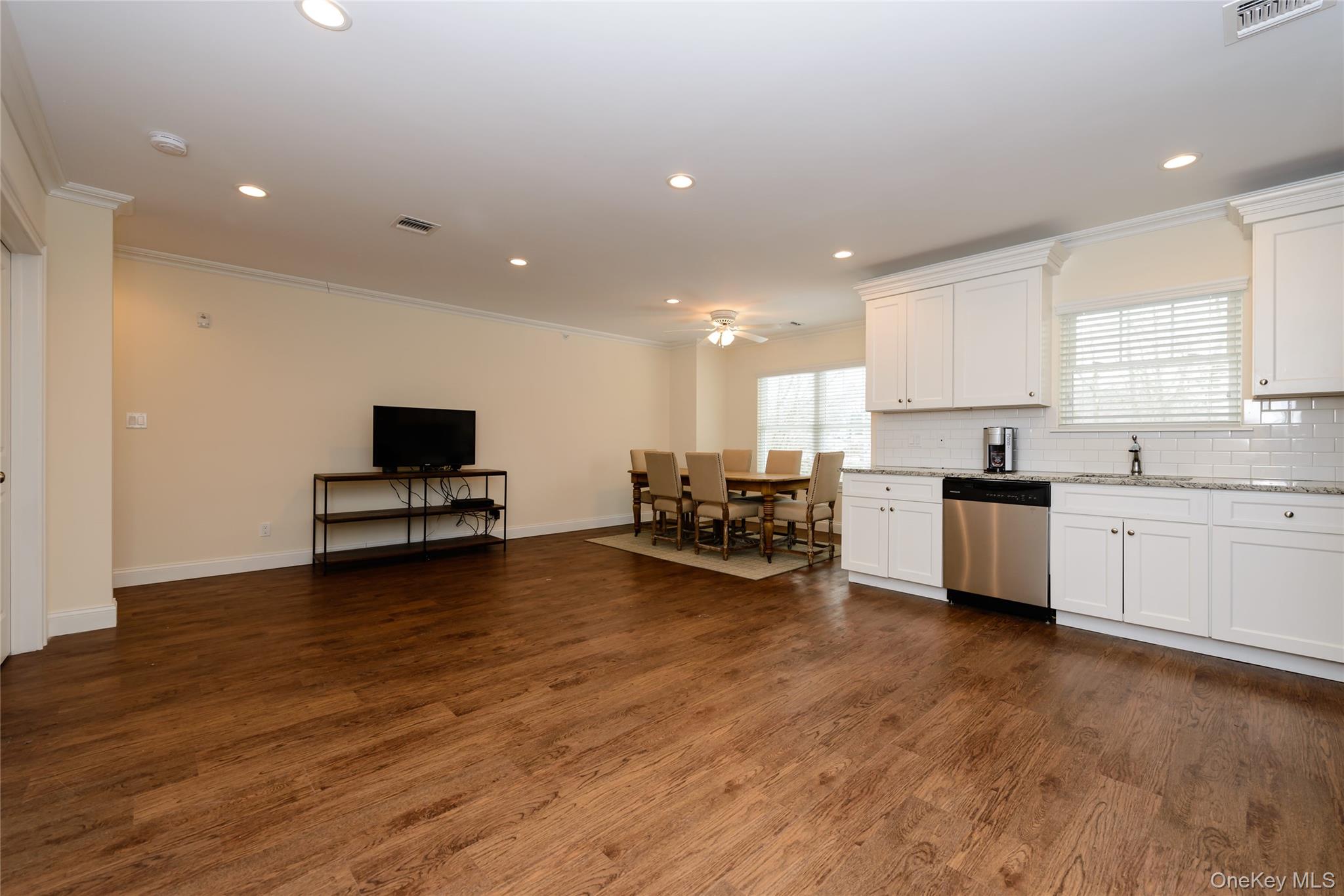 #13 photo, 24 Creek Road, Huntington , NY 11743