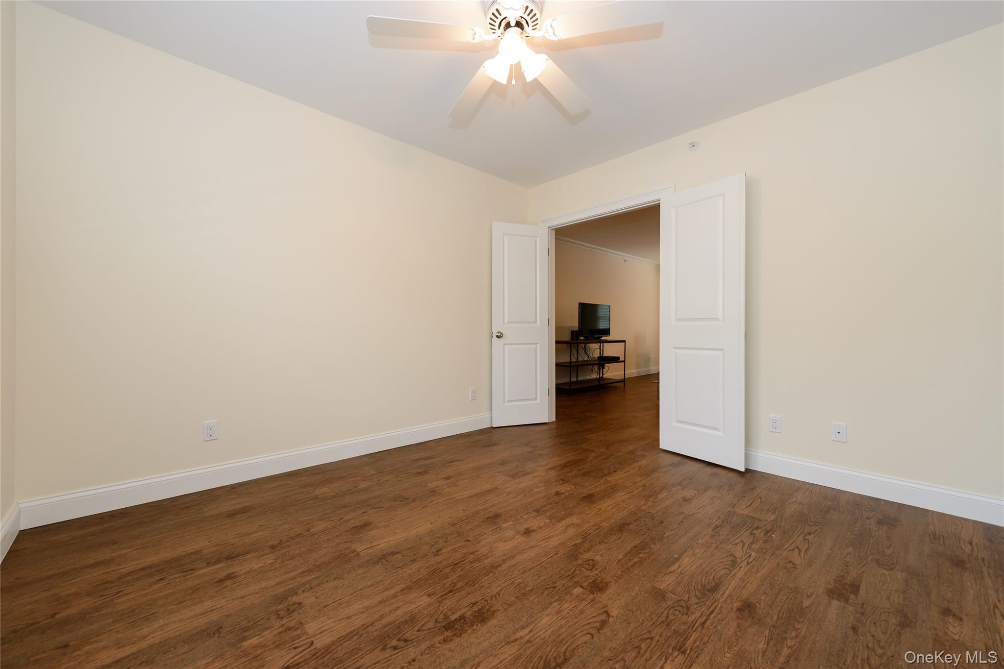 #15 photo, 24 Creek Road, Huntington , NY 11743