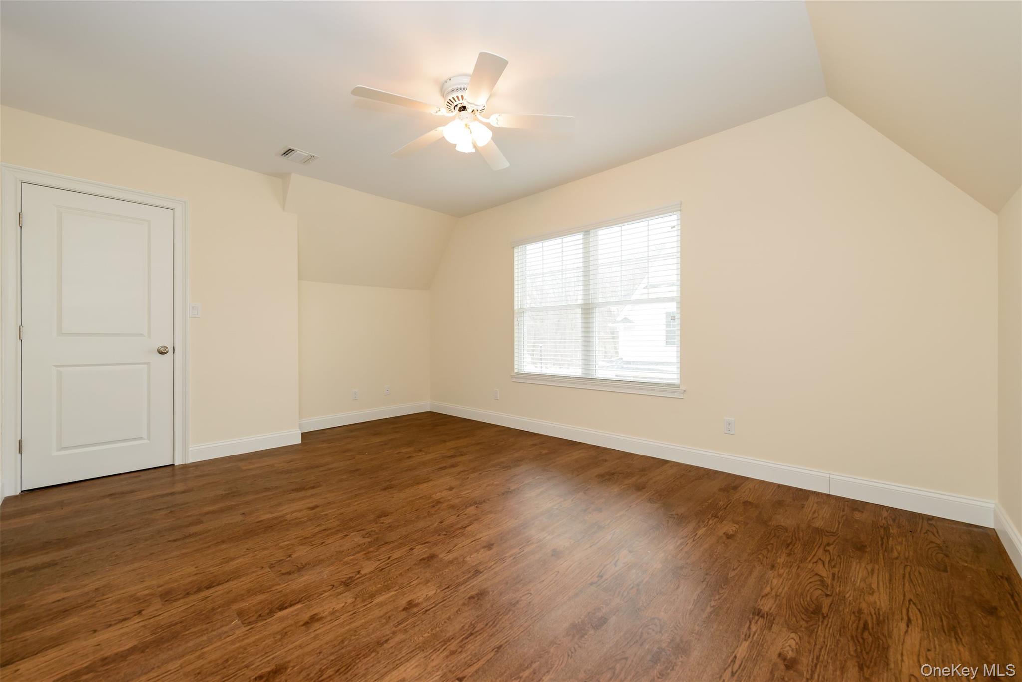 #17 photo, 24 Creek Road, Huntington , NY 11743