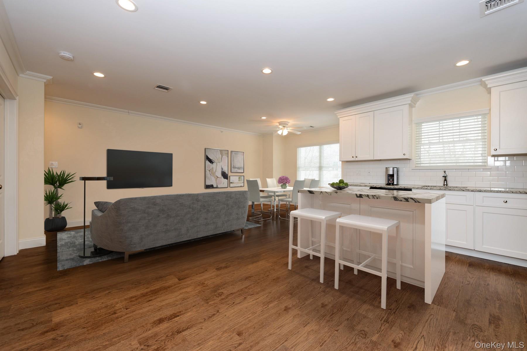 #5 photo, 24 Creek Road, Huntington , NY 11743