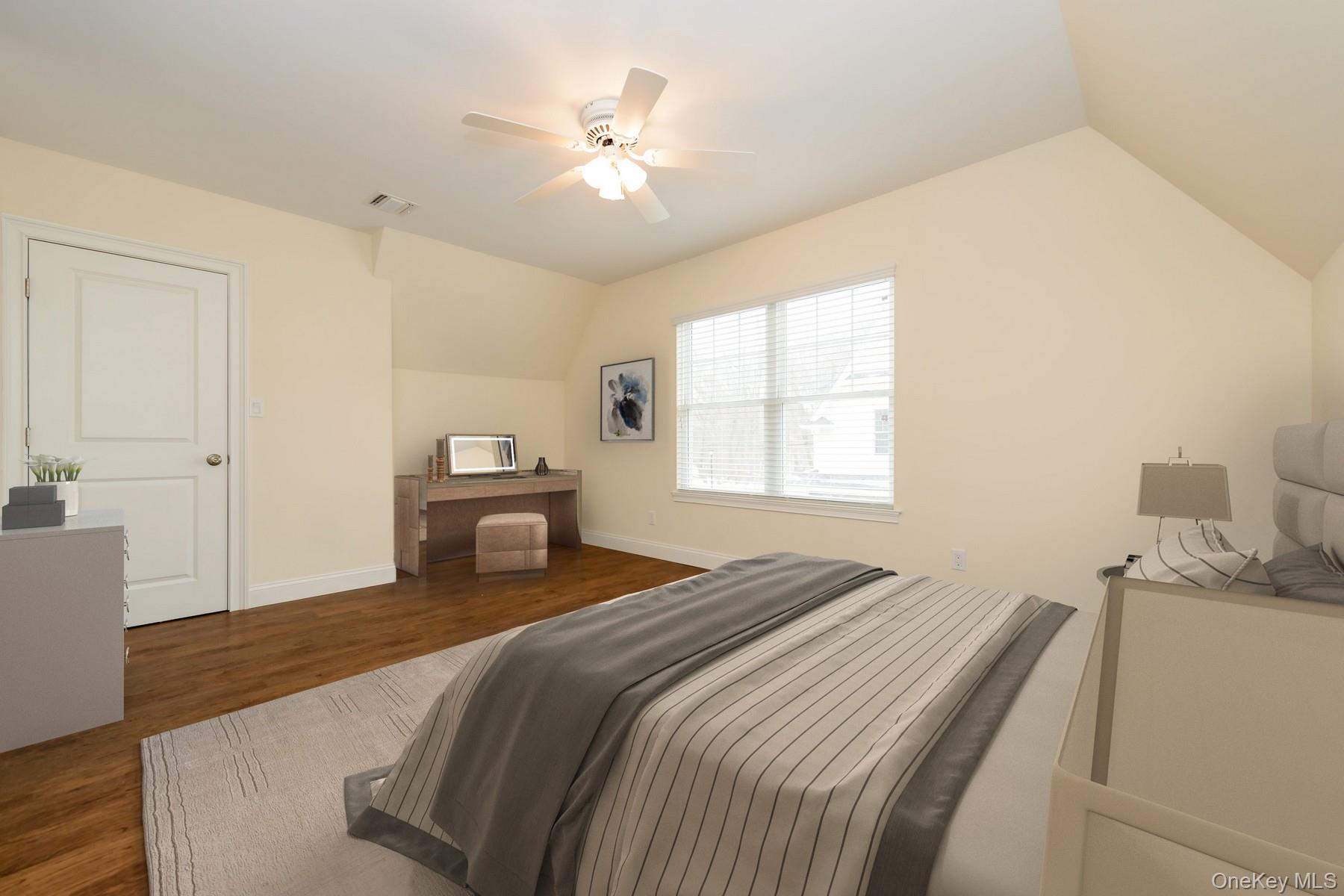 #9 photo, 24 Creek Road, Huntington , NY 11743