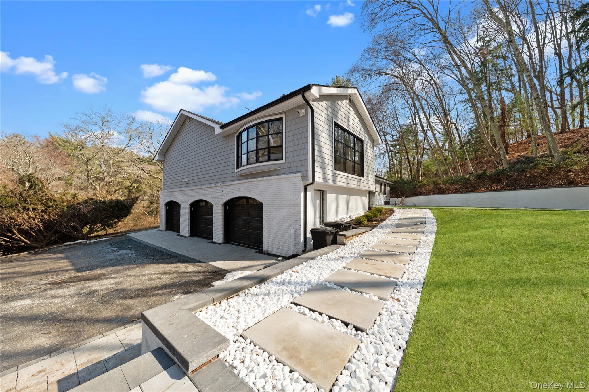 #1 photo, 111 Mill River Road, 롱 아일랜드 Upper Brookville , NY 11771