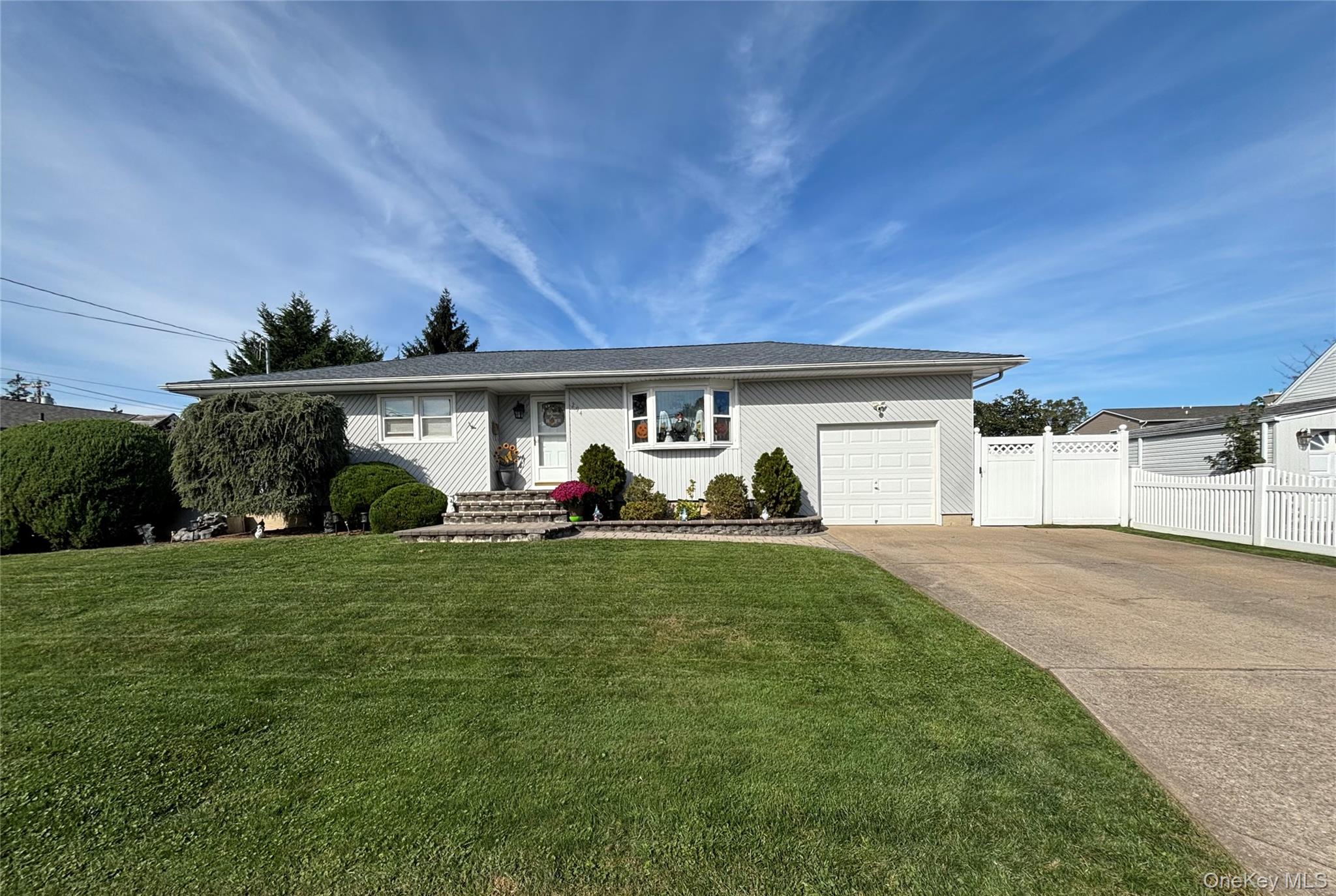 #1 photo, 294 34th Street, Lindenhurst , NY 11757