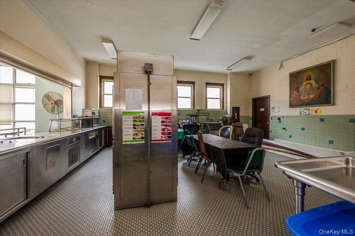 #15 photo, 1346 Broadway, नासाउ काउंटी Hewlett , NY 11557