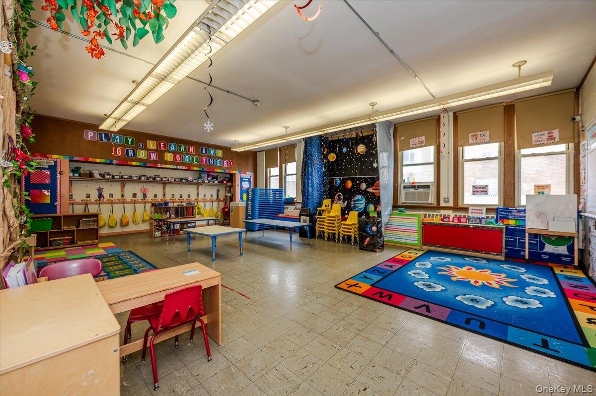 #20 photo, 1346 Broadway, नासाउ काउंटी Hewlett , NY 11557