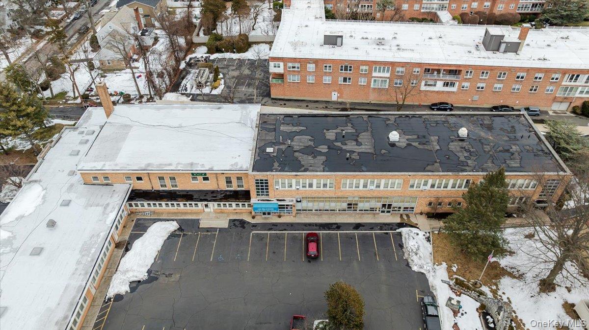 #3 photo, 1346 Broadway, नासाउ काउंटी Hewlett , NY 11557