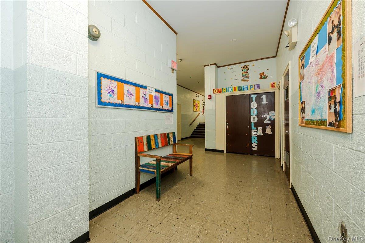 #7 photo, 1346 Broadway, नासाउ काउंटी Hewlett , NY 11557