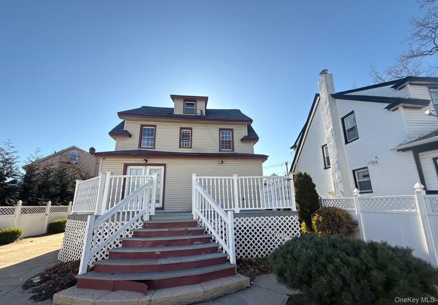 #20 photo, 280 Lawrence Avenue, Lawrence , NY 11559