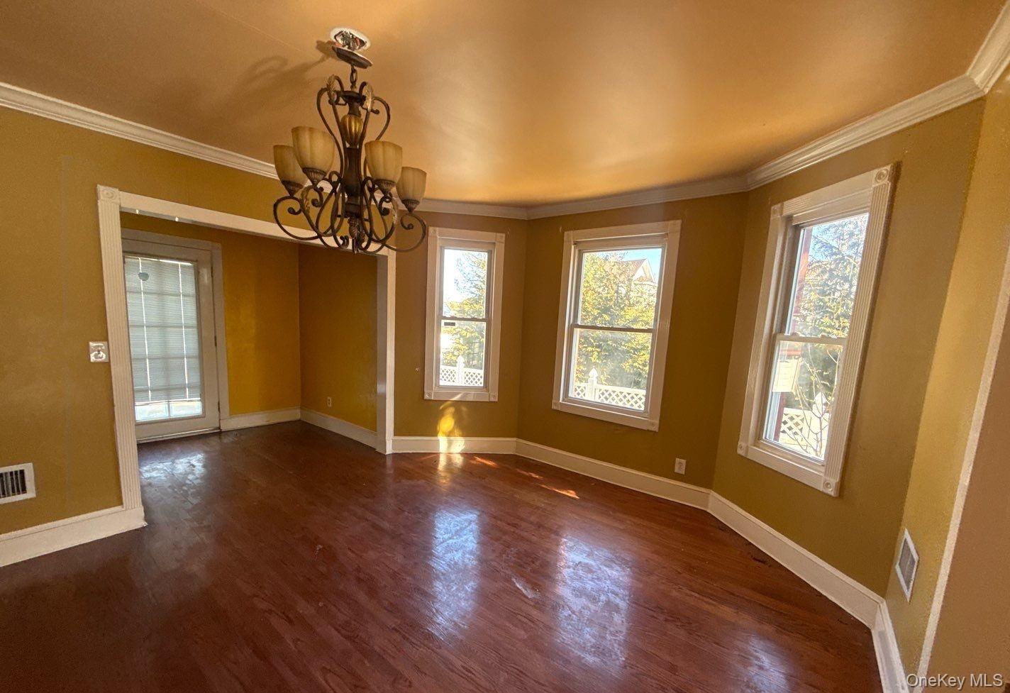 #4 photo, 280 Lawrence Avenue, Lawrence , NY 11559