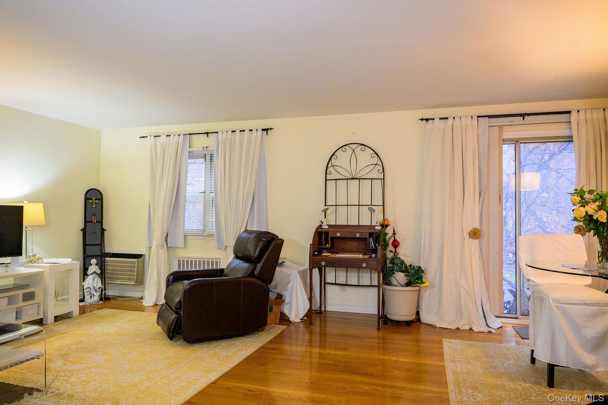 #3 photo, 155 Charter Circle, Ossining , NY 10562