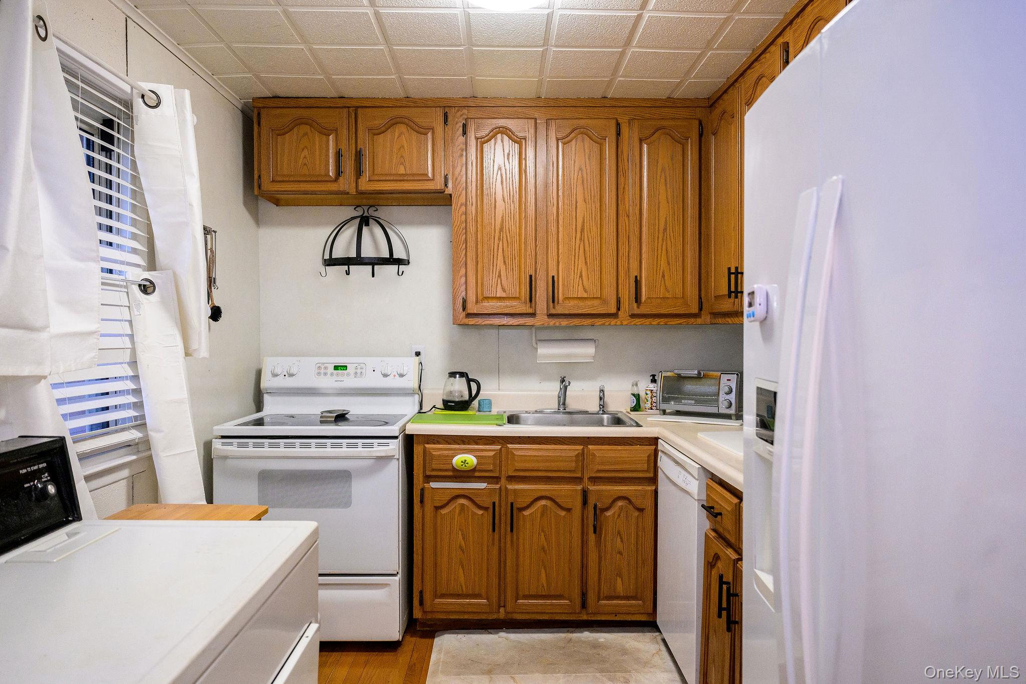 #5 photo, 155 Charter Circle, Ossining , NY 10562