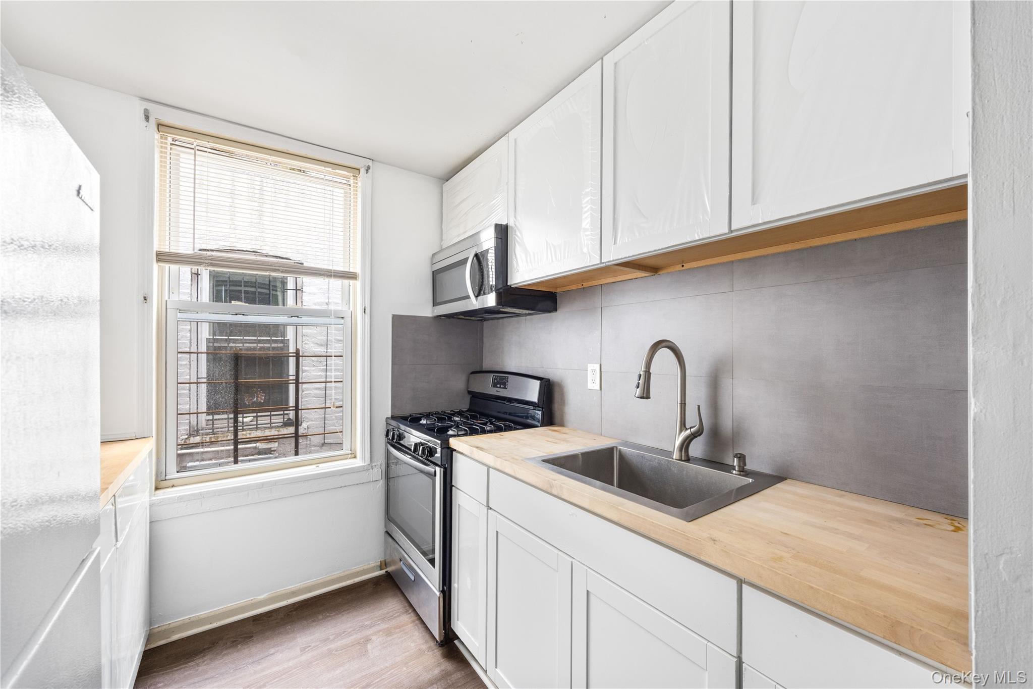 #19 photo, 645 Saint Lawrence Avenue, Bronx , NY 10473