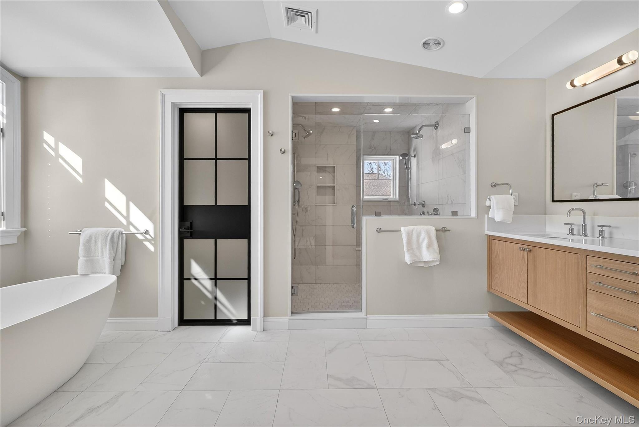 #18 photo, 506 Shore Acres Drive, Mamaroneck , NY 10543