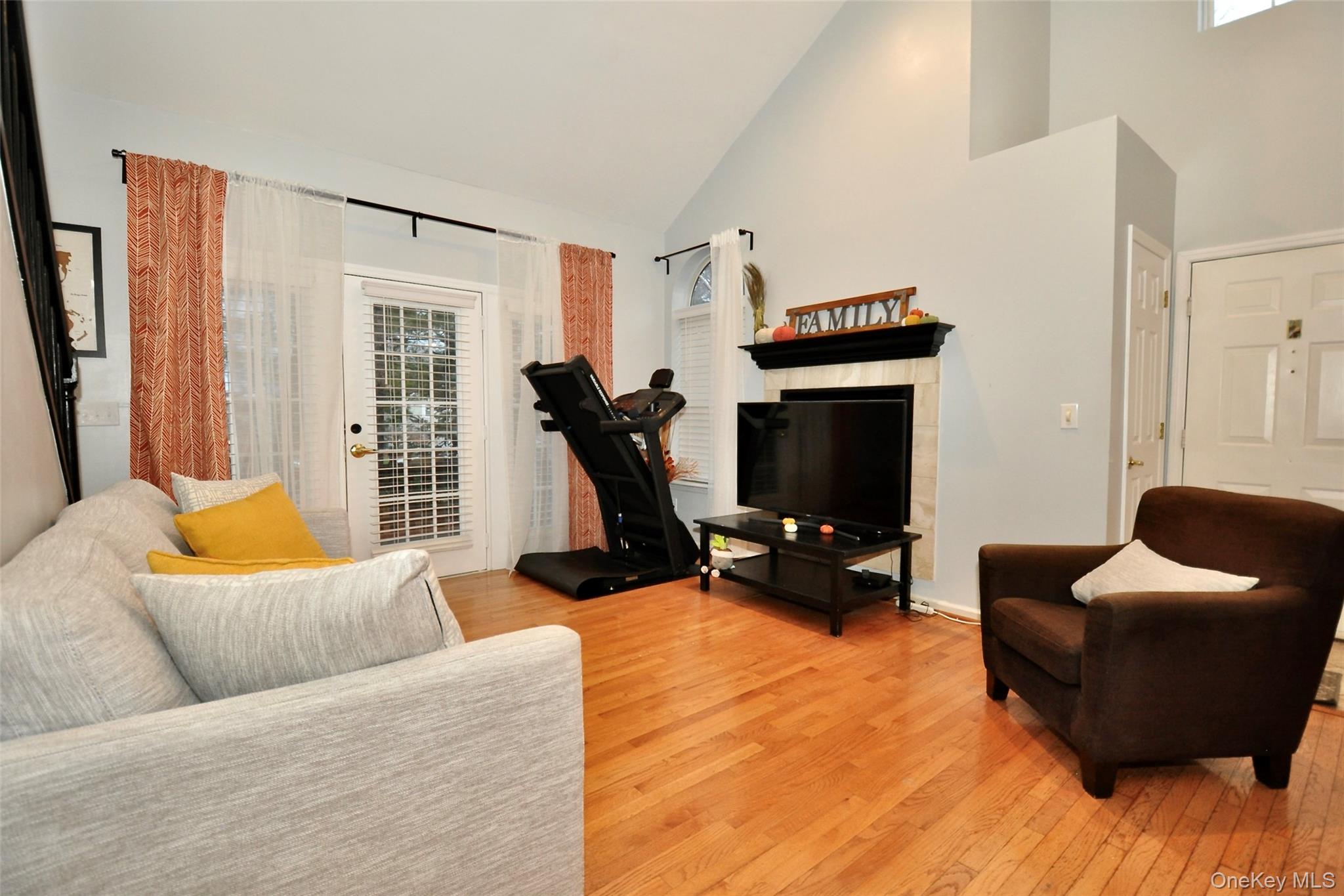 #5 photo, 1067 Washington Green, New Windsor , NY 12553