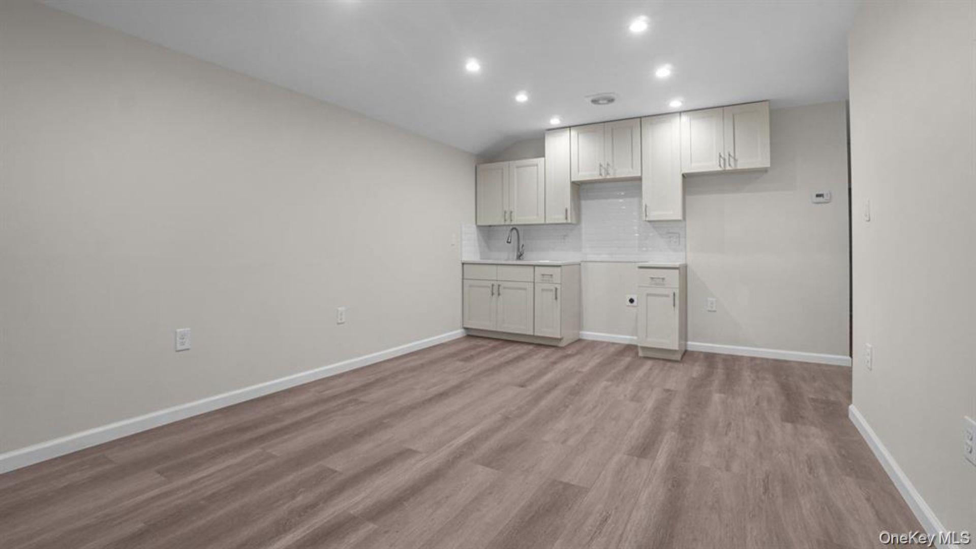 #10 photo, 953 E 229th Street, Bronx , NY 10466