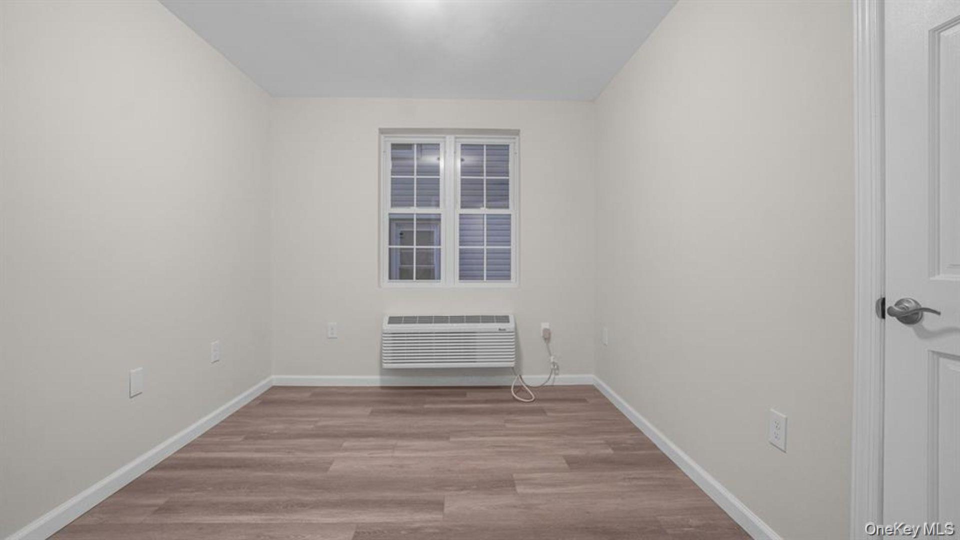 #11 photo, 953 E 229th Street, Bronx , NY 10466