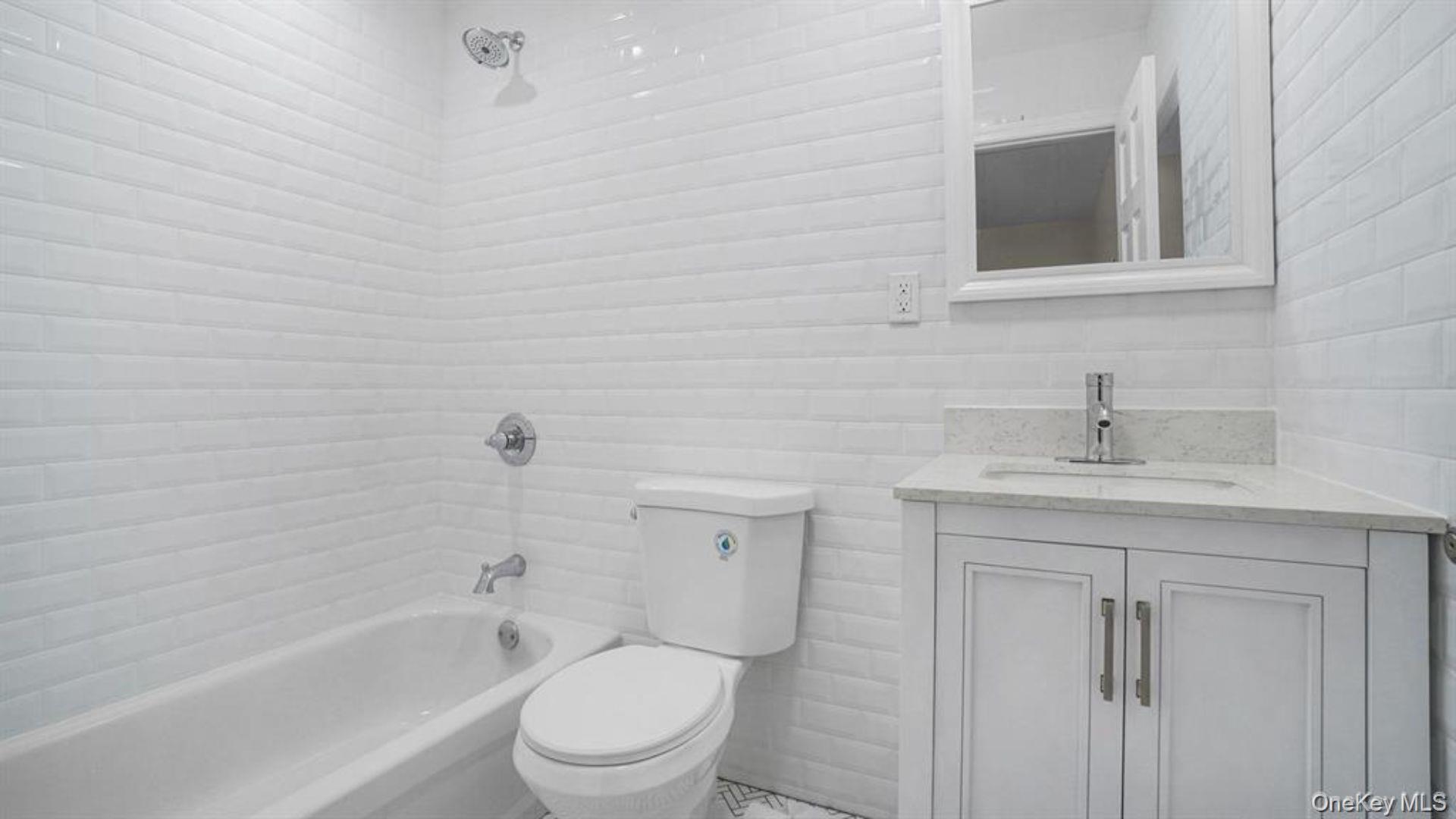 #20 photo, 953 E 229th Street, Bronx , NY 10466