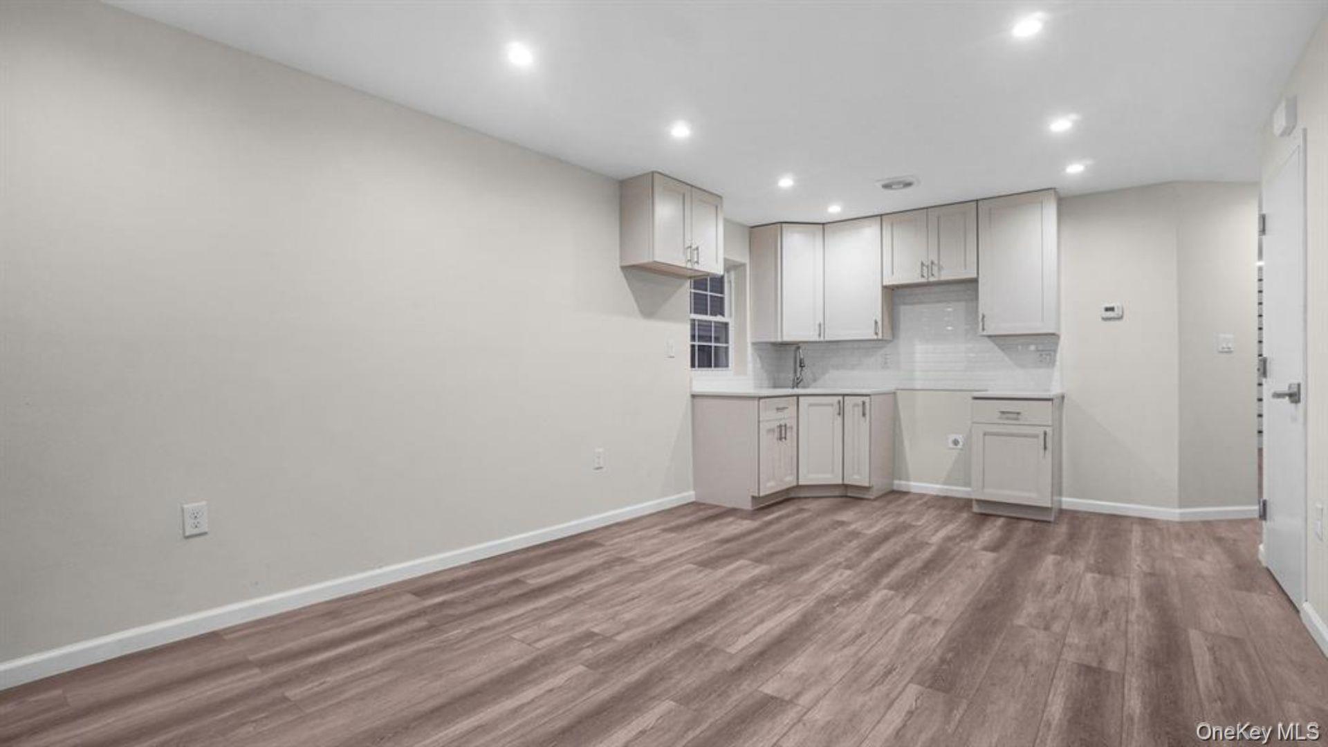 #9 photo, 953 E 229th Street, Bronx , NY 10466