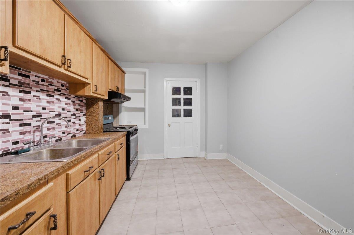 #7 photo, 2712 Holland Avenue, 布朗士 Bronx , NY 10467