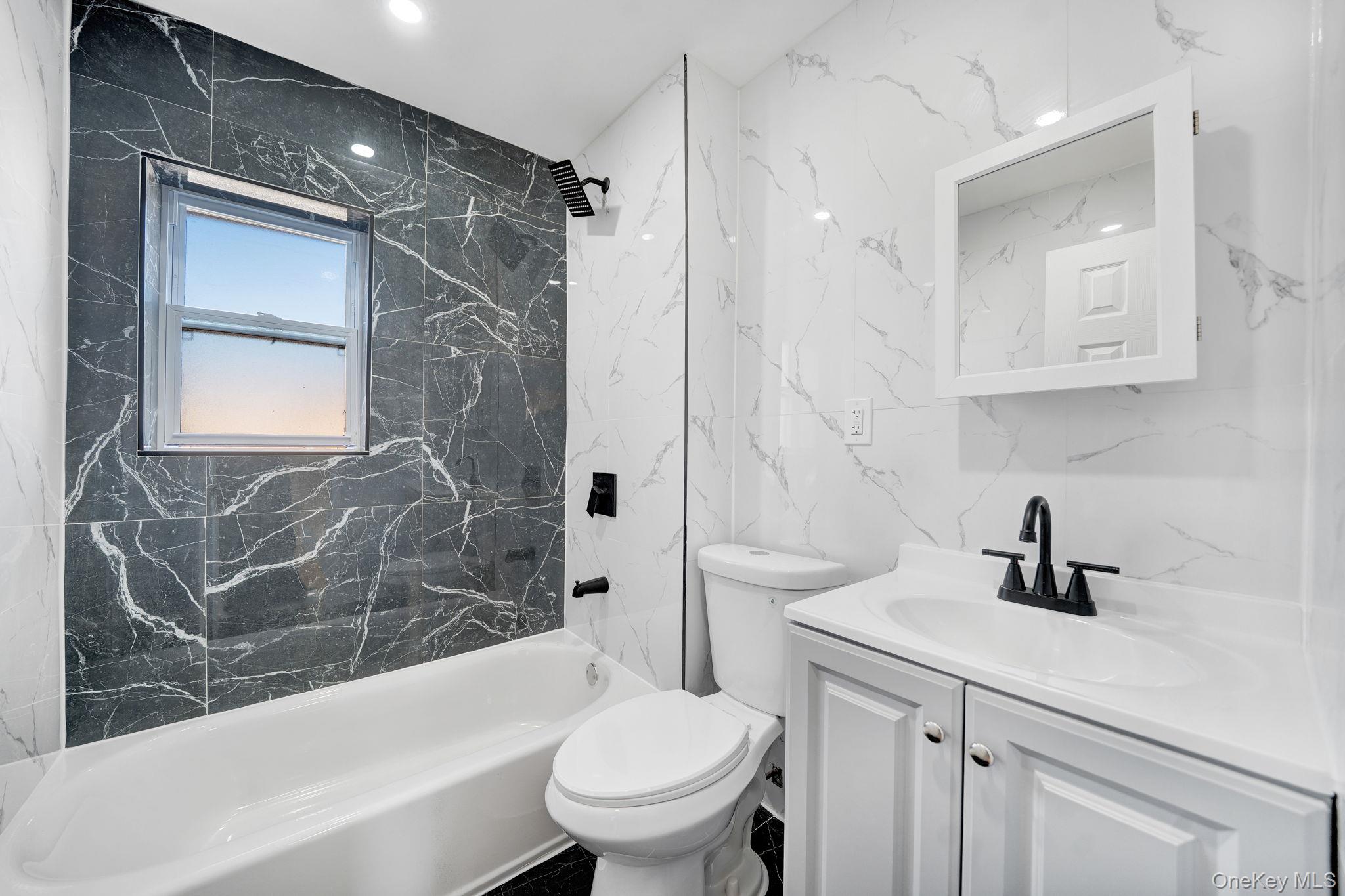 #18 photo, 114-23 200th Street, 皇后區 Saint Albans , NY 11412