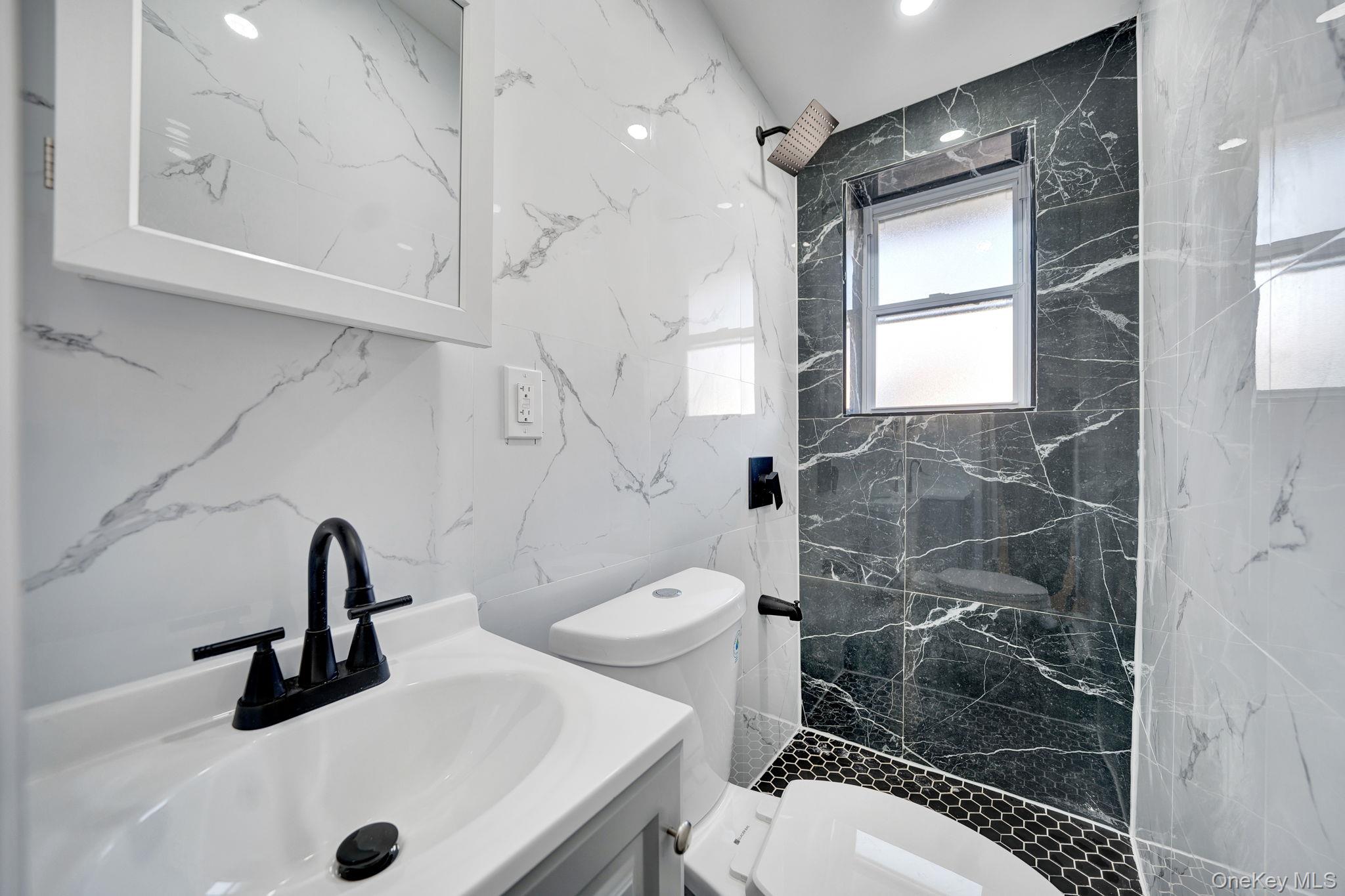 #8 photo, 114-23 200th Street, 皇后區 Saint Albans , NY 11412