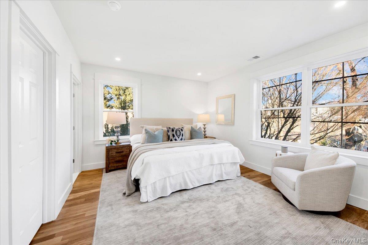 #14 photo, 410 Third Avenue, Pelham , NY 10803