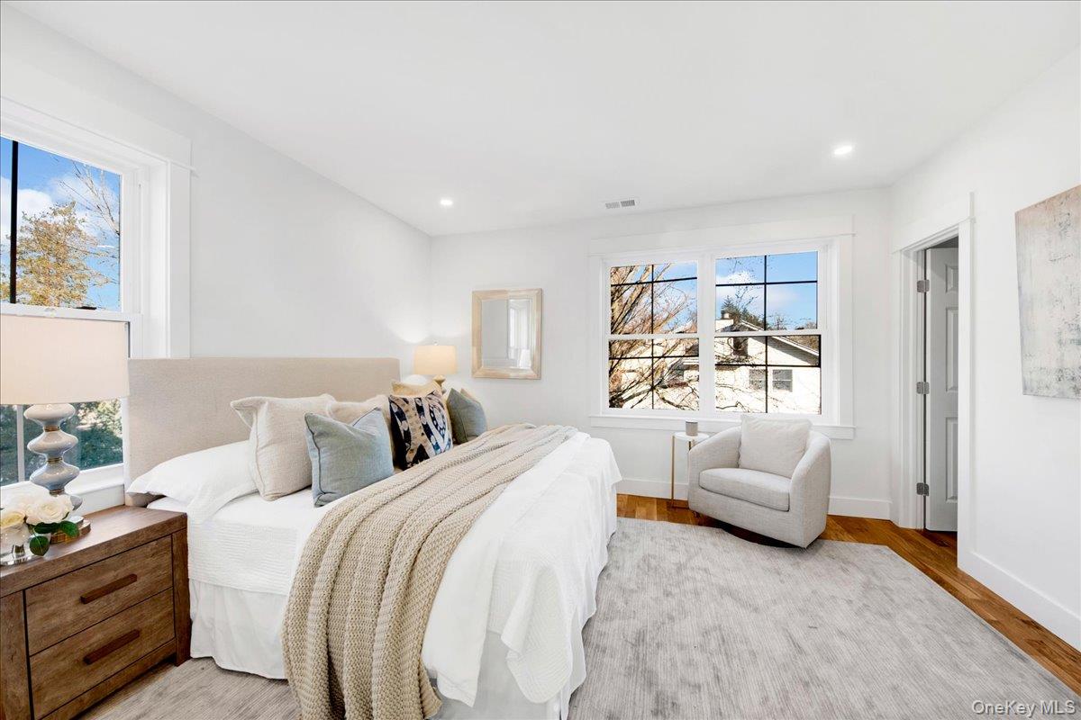 #15 photo, 410 Third Avenue, Pelham , NY 10803