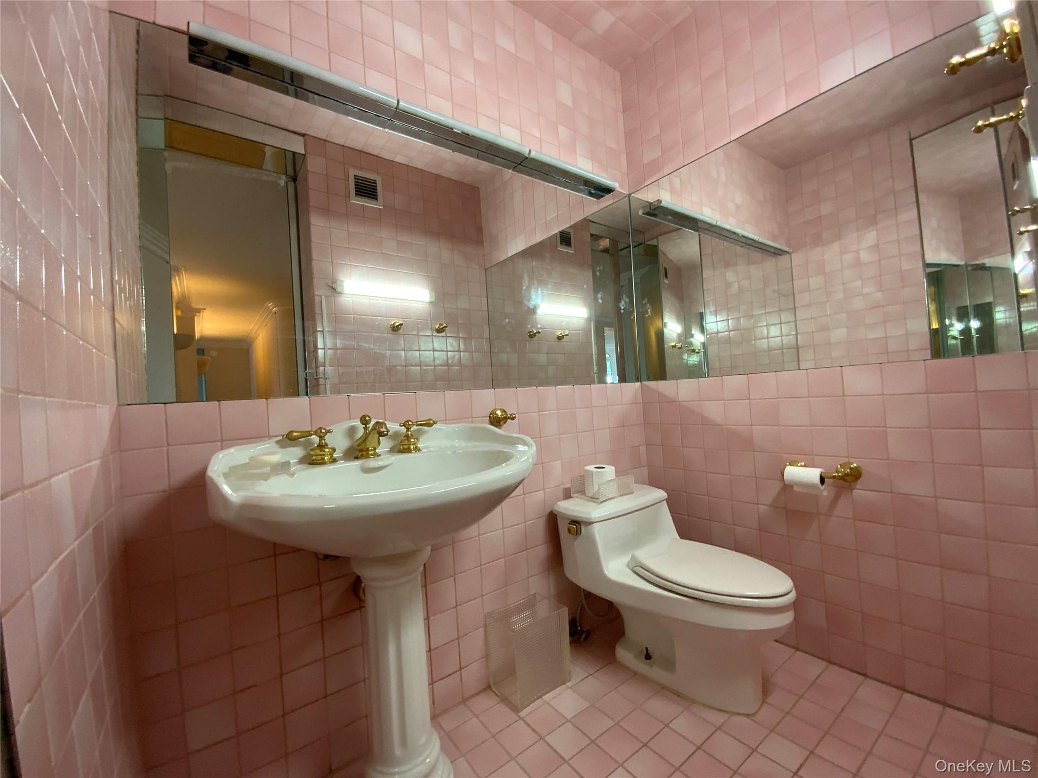 #16 photo, 26910 Grand Central Parkway, Floral Park , NY 11005