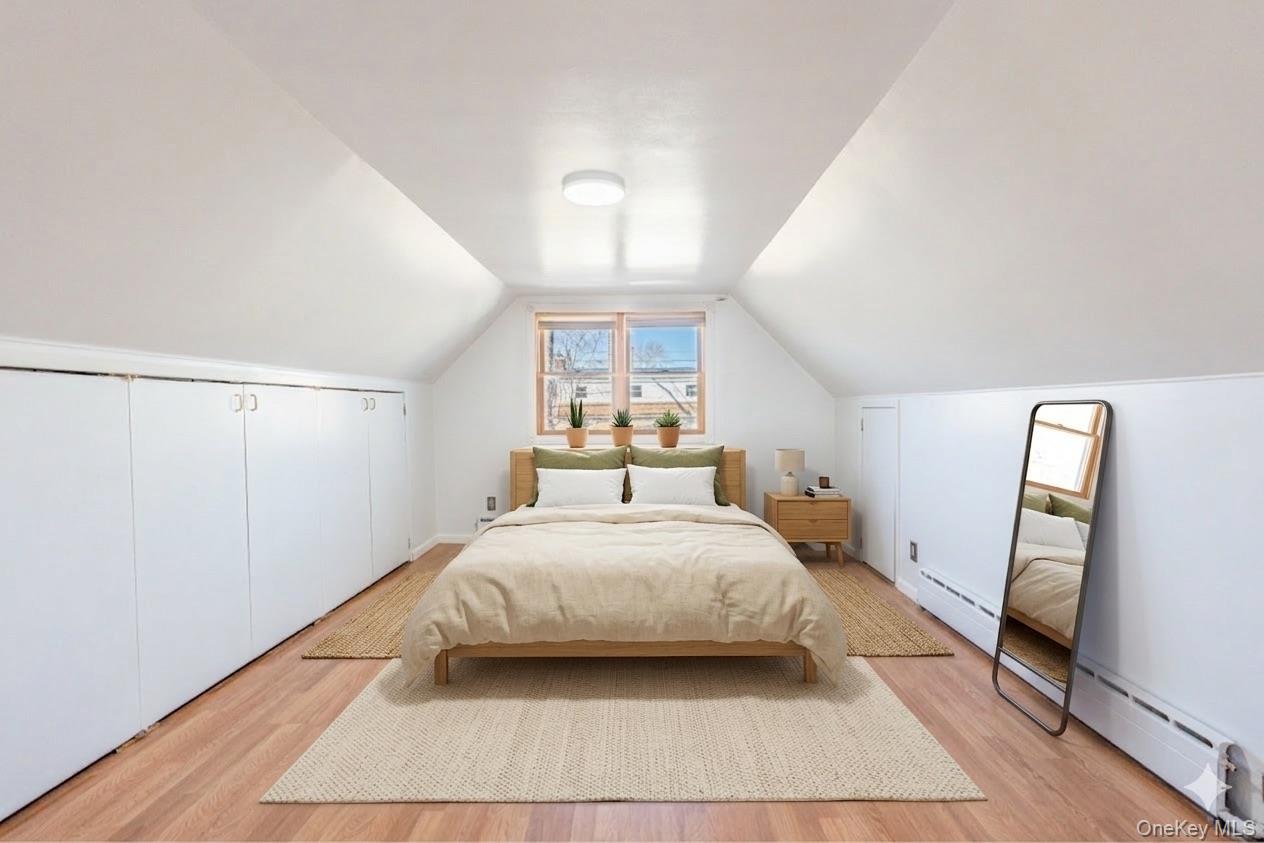 #11 photo, 65-11 168th Street, קווינס Fresh Meadows , NY 11365