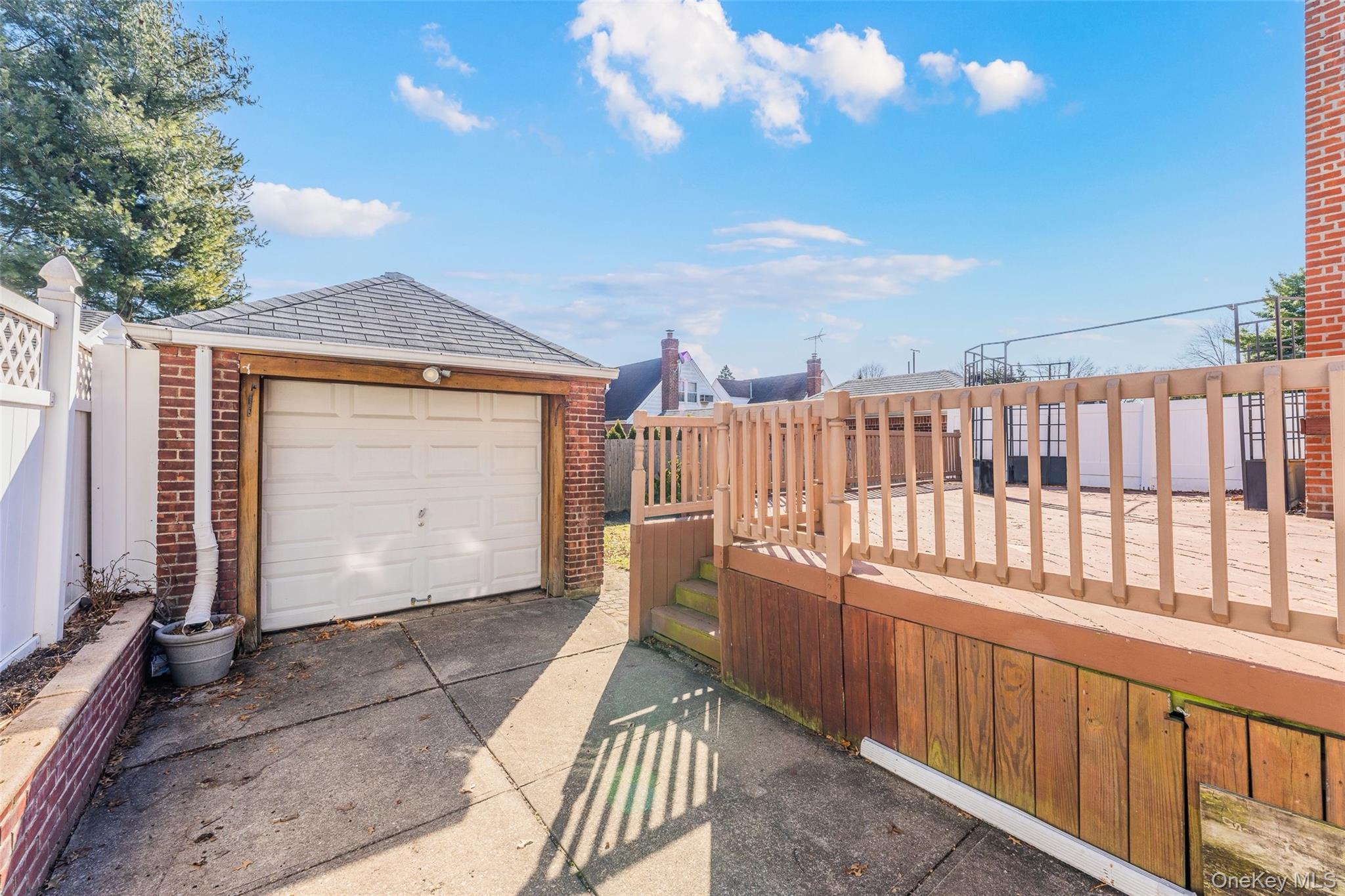 #17 photo, 65-11 168th Street, קווינס Fresh Meadows , NY 11365