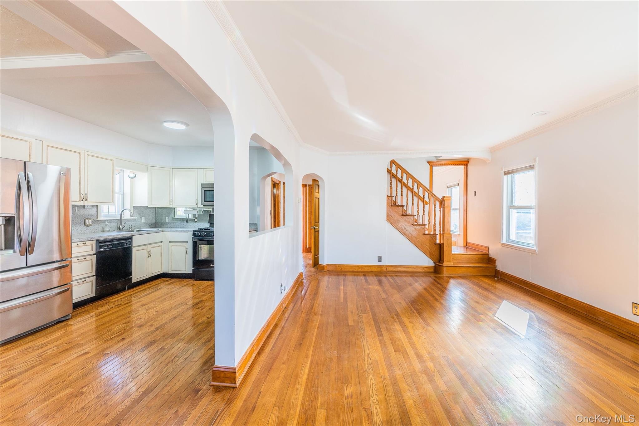 #4 photo, 65-11 168th Street, קווינס Fresh Meadows , NY 11365