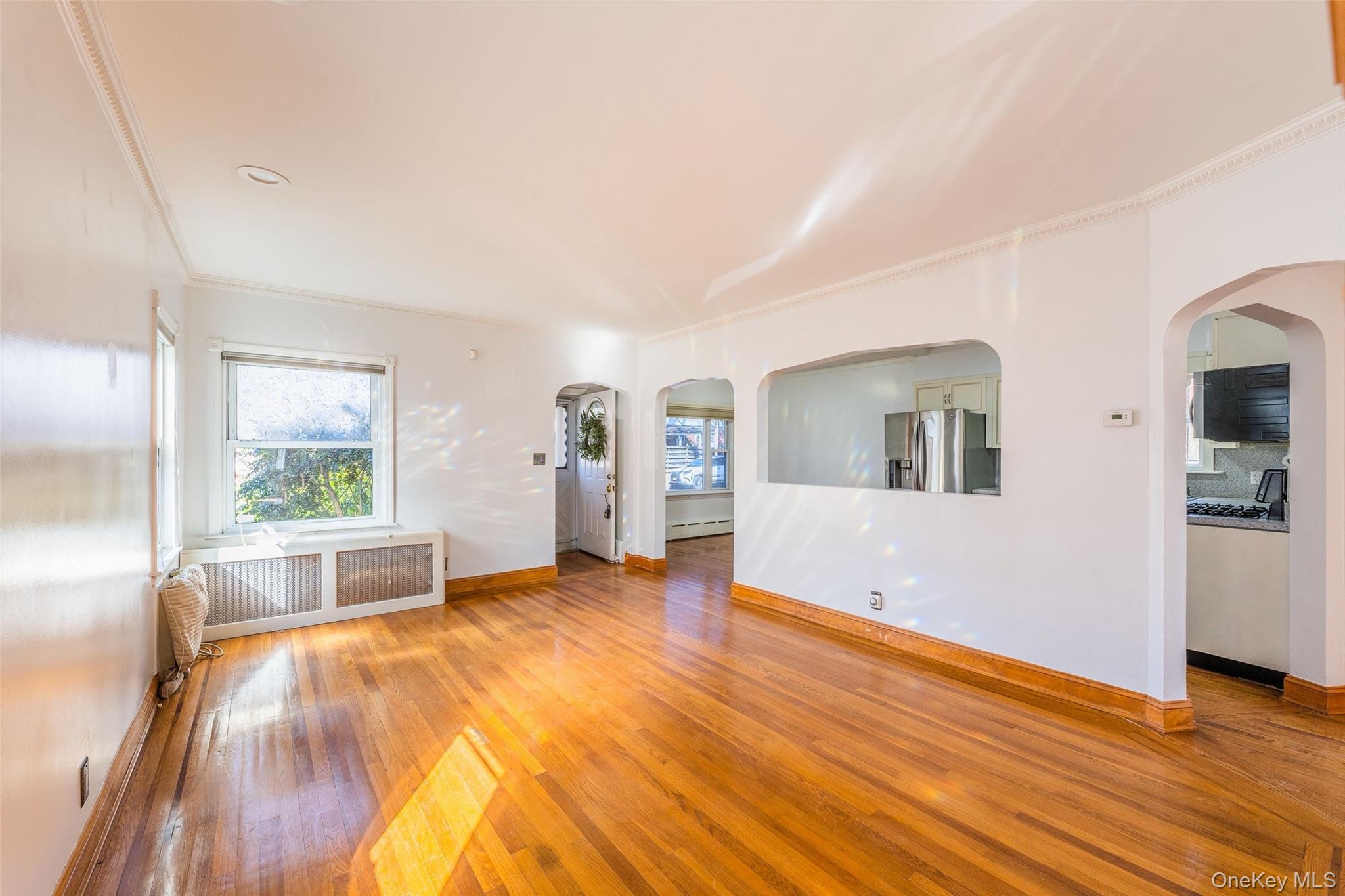 #5 photo, 65-11 168th Street, קווינס Fresh Meadows , NY 11365