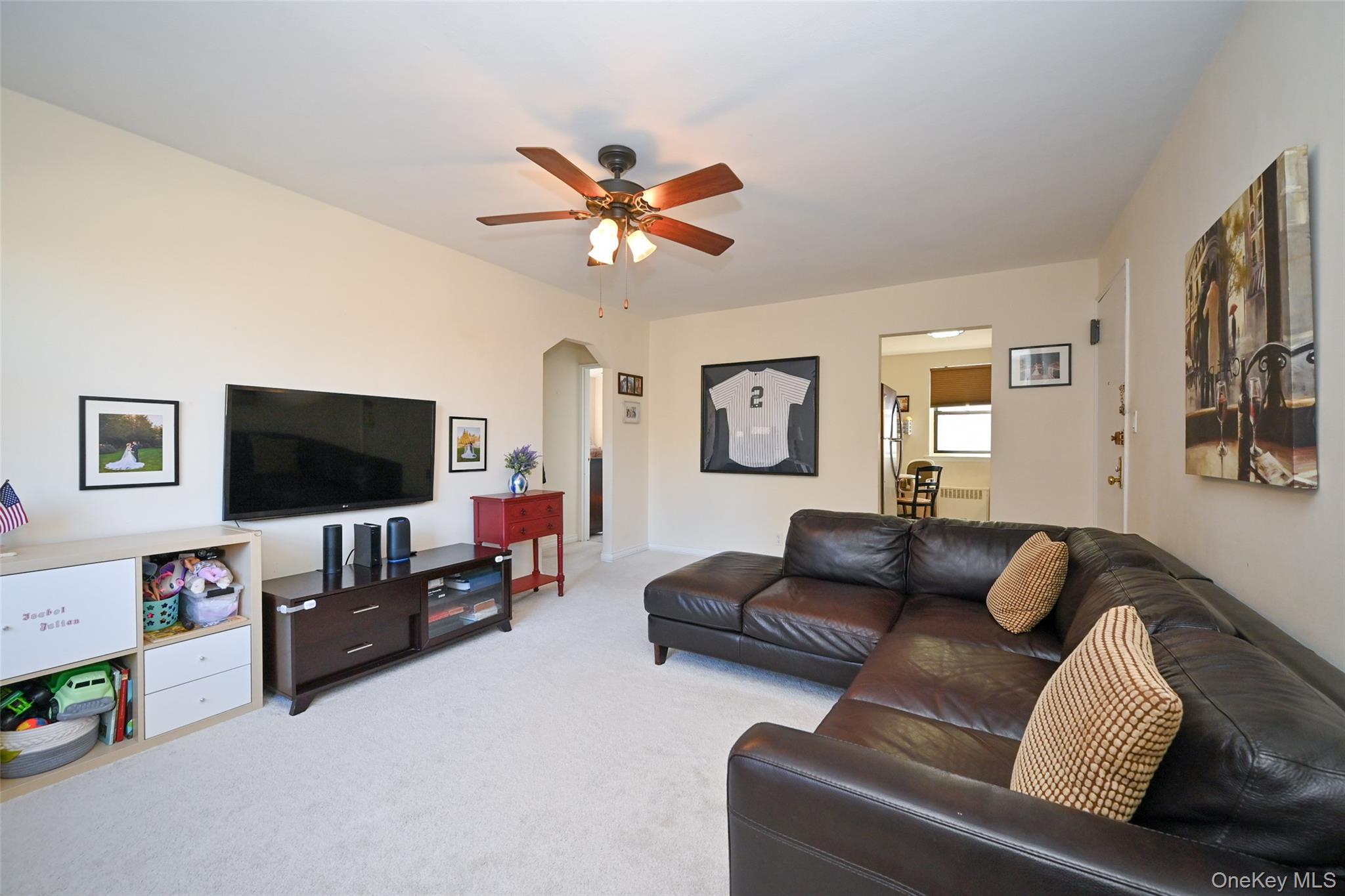 #7 photo, 36-44 172 Street, קווינס Flushing , NY 11358